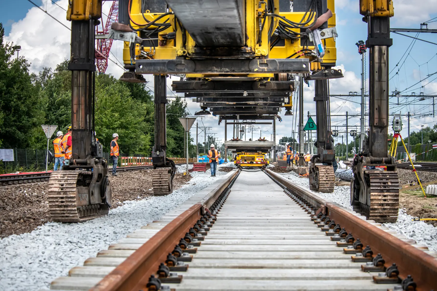 Bij Amersfoort is ProRail gestart met grootschalige wisselvernieuwing