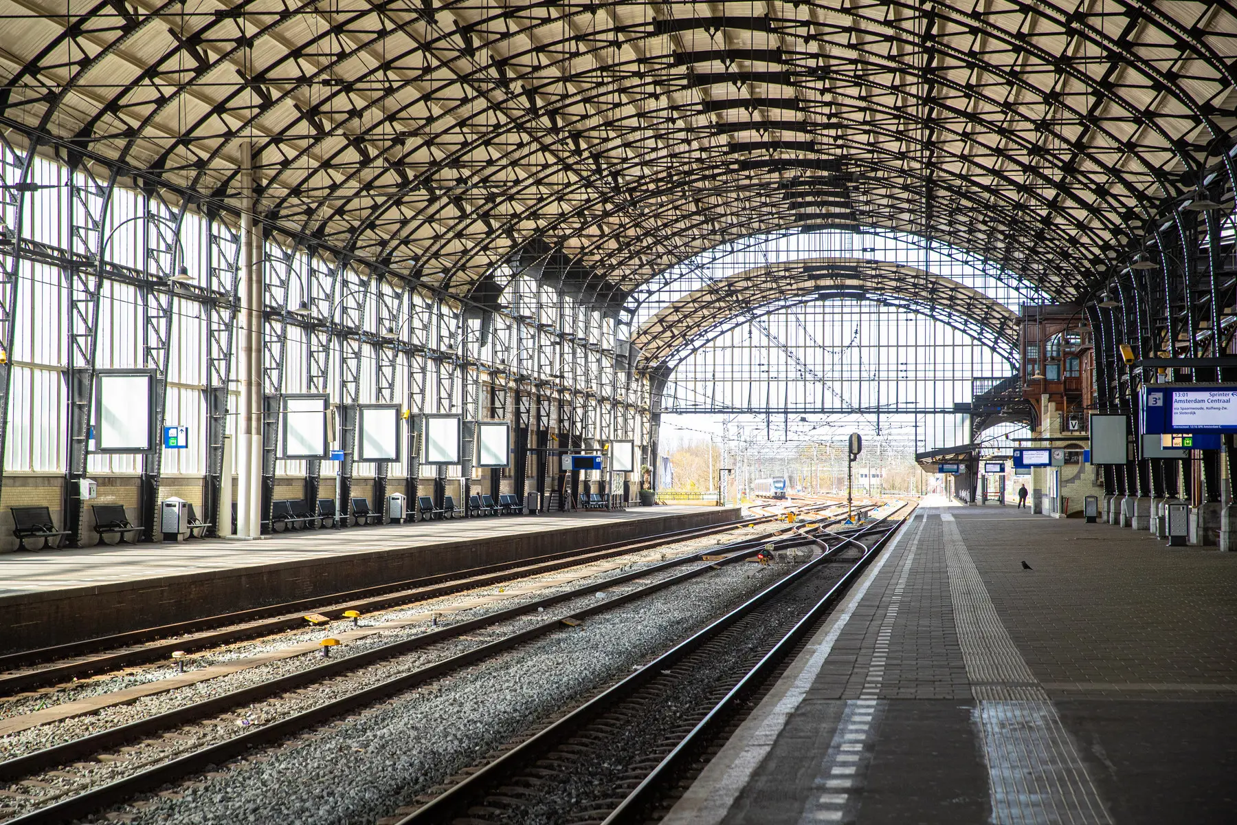 Een leeg station Haarlem