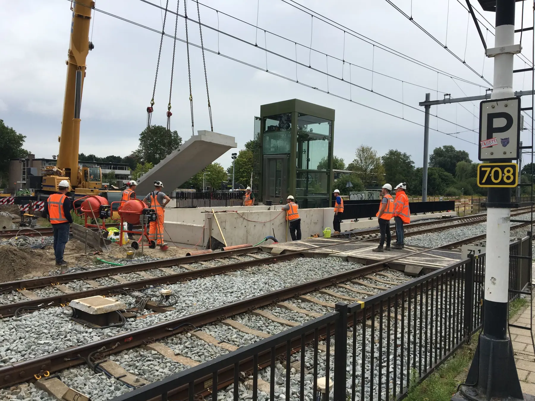 Inhijsen perrontrap op station Haren