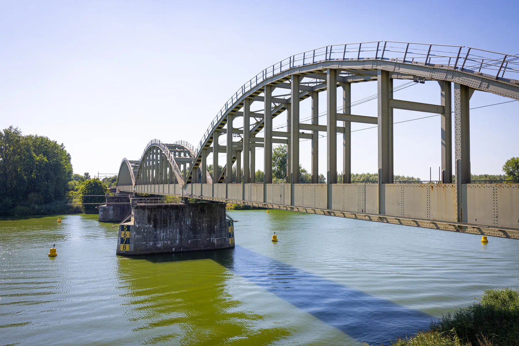 De Edithbrug over de Maas