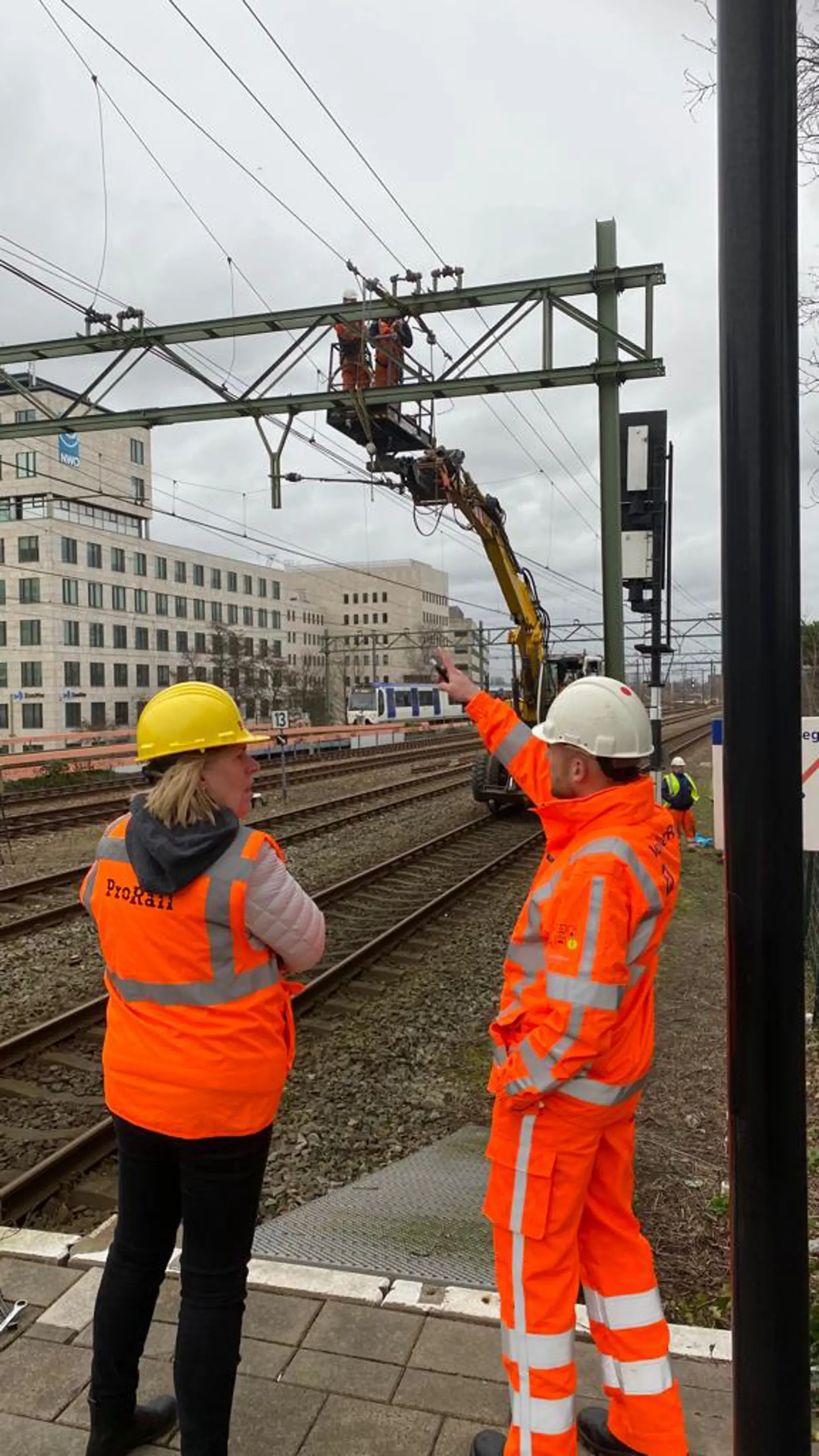 Ans Rietstra, COO bij ProRail, op locatie