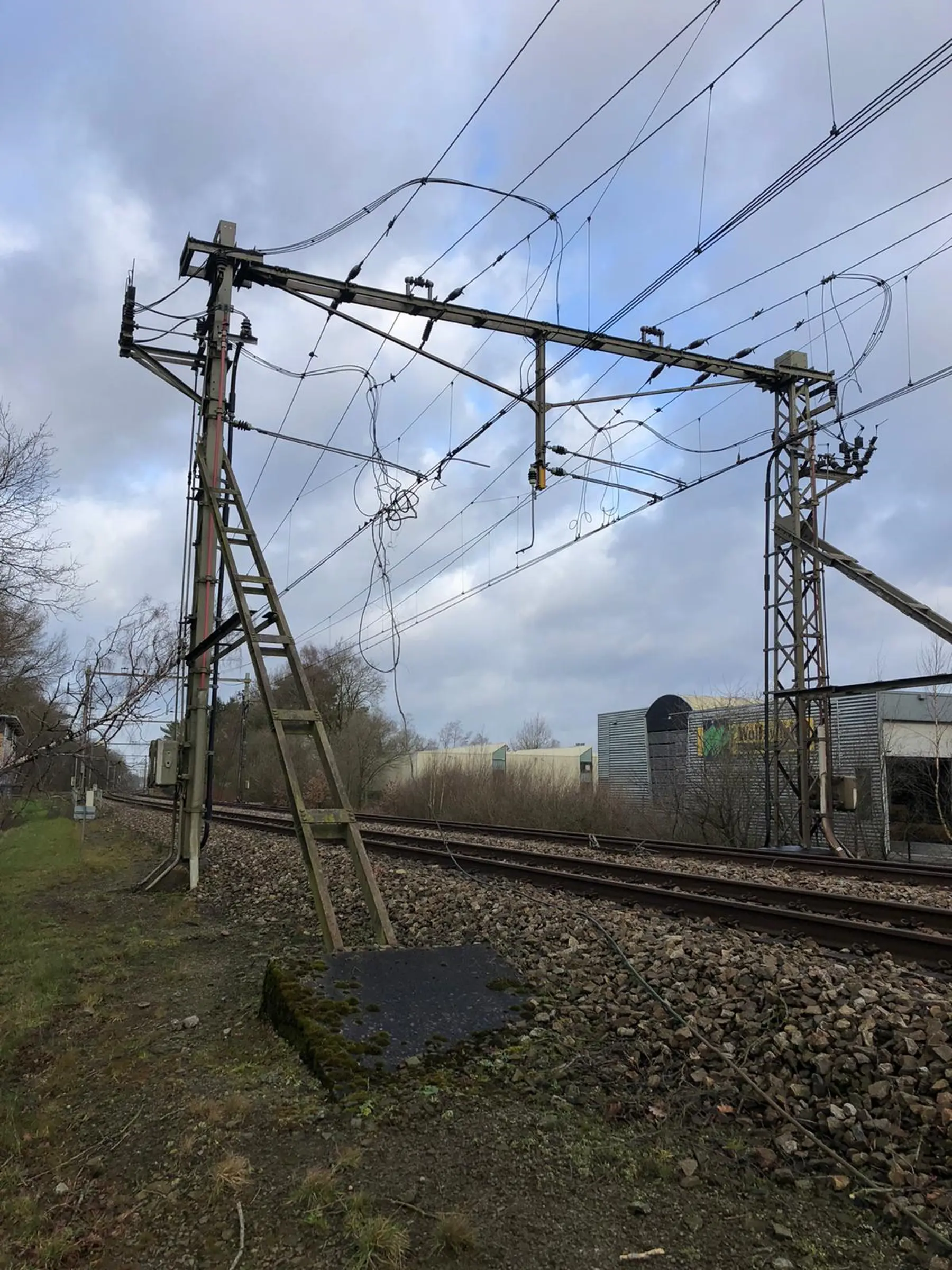 Kapotte bovenleiding tussen Driebergen en Veenendaal