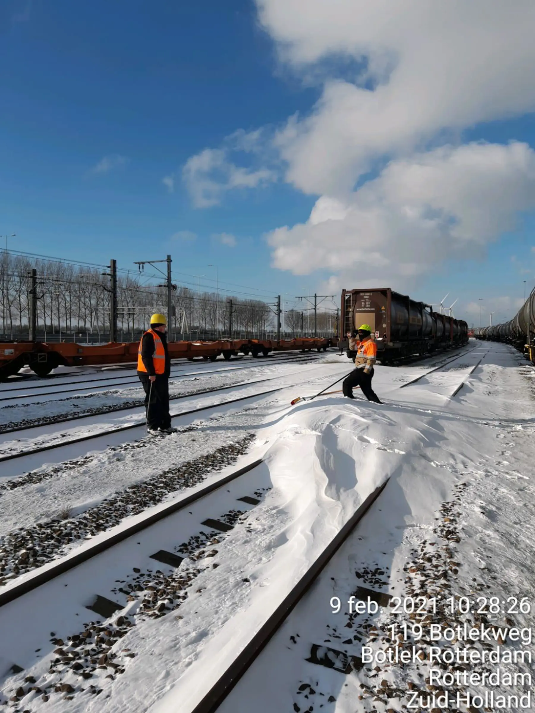 Sneeuwruimen op de Botlek