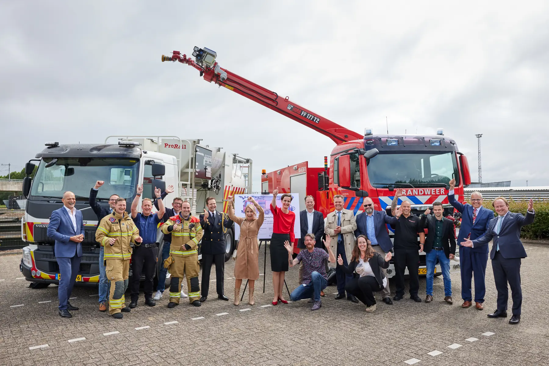 De aanbesteding wordt gevierd door de betrokken partijen