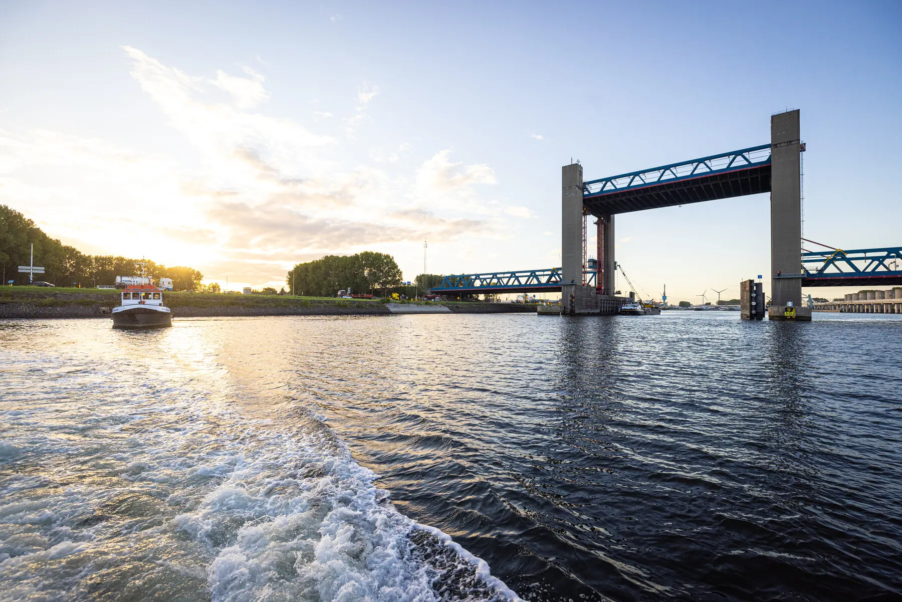 De Calandbrug en het pontje